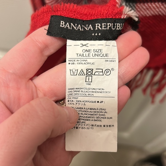 Red Plaid Scarf - Picture 3 of 3